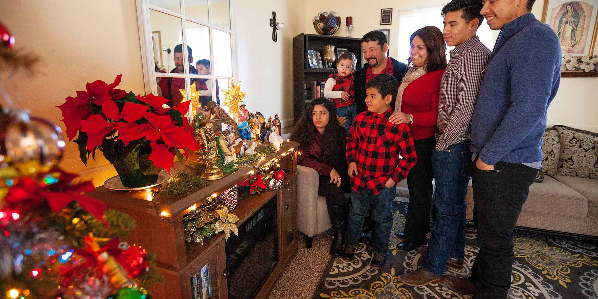 Amador-Family-2017_AW-2_DC