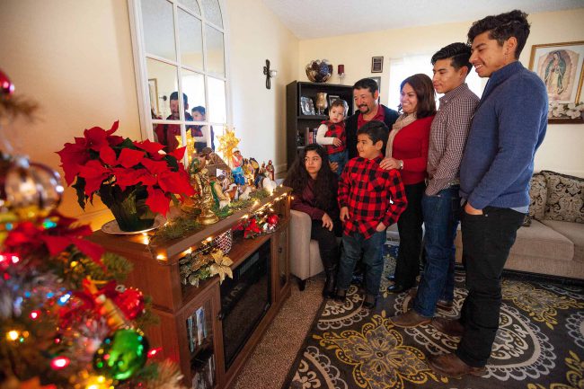 Amador-Family-2017_AW-2_DC